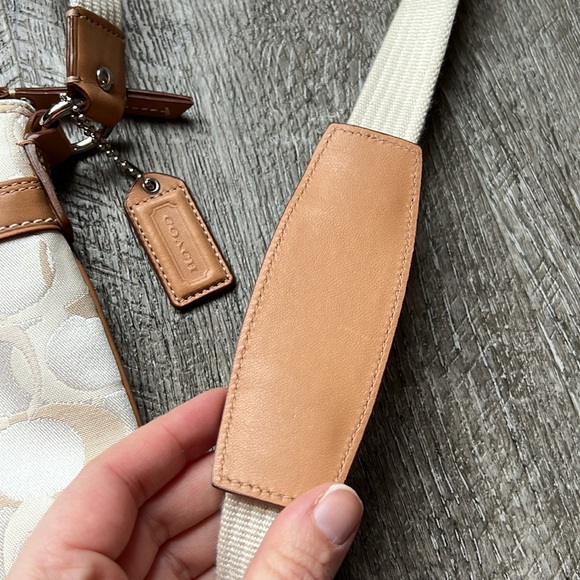 Coach Crossbody - Picture 7 of 7